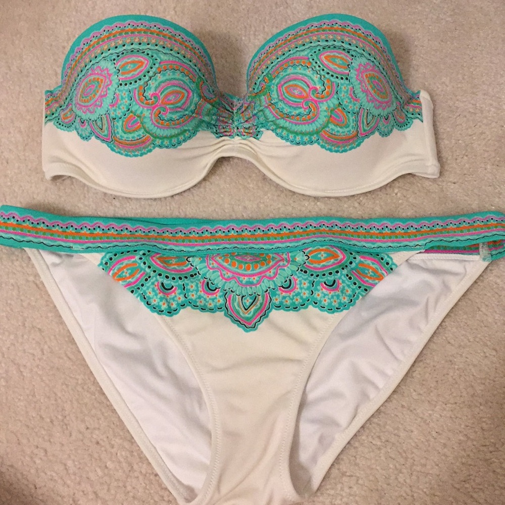 Victoria’s secret bathing suit